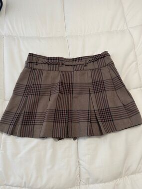 Hollister Plaid Pleated Mini Skort in Brown and Black
